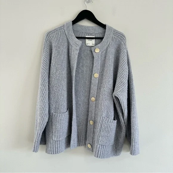 Abercrombie & Fitch Relaxed Hardware Crew Cardigan Sweater - Picture 2 of 11